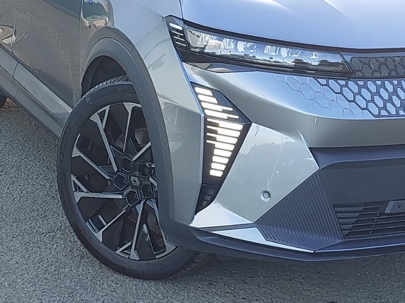 Used Renault Scenic E-Tech 2024 for sale - 76947595: Photo 9