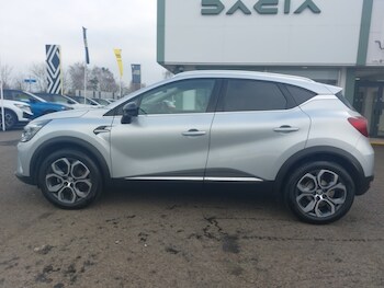 Used Renault Captur 2023 for sale - 77751836: Photo