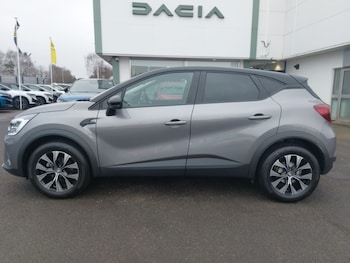 Used Renault Captur 2023 for sale - 77816378: Photo