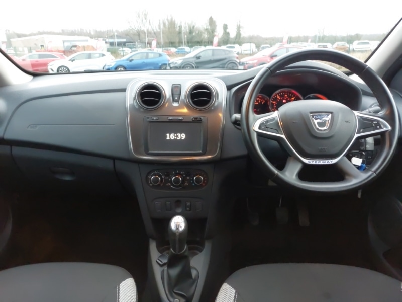 Used Dacia Sandero Stepway 2020 for sale - 77560905: Photo 2