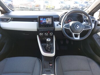 Used Renault Clio 2023 for sale - 77702289: Photo