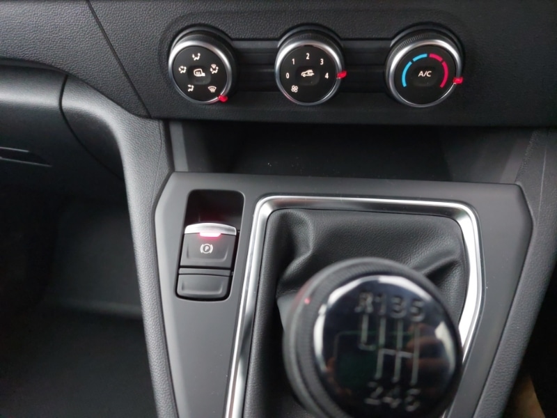 Used Renault Kangoo 2025 for sale - 76970233: Photo 17