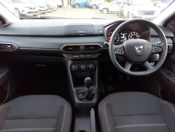 Used Dacia Sandero Stepway 2022 for sale - 76244354: Photo 2