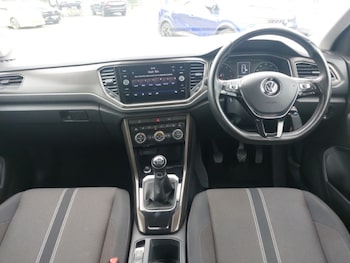 Used Volkswagen T-Roc 2019 for sale - 78865804: Photo
