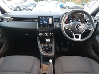 Used Renault Clio 2022 for sale - 76233649: Photo 2