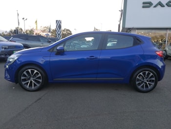 Used Renault Clio 2022 for sale - 76233649: Photo 4
