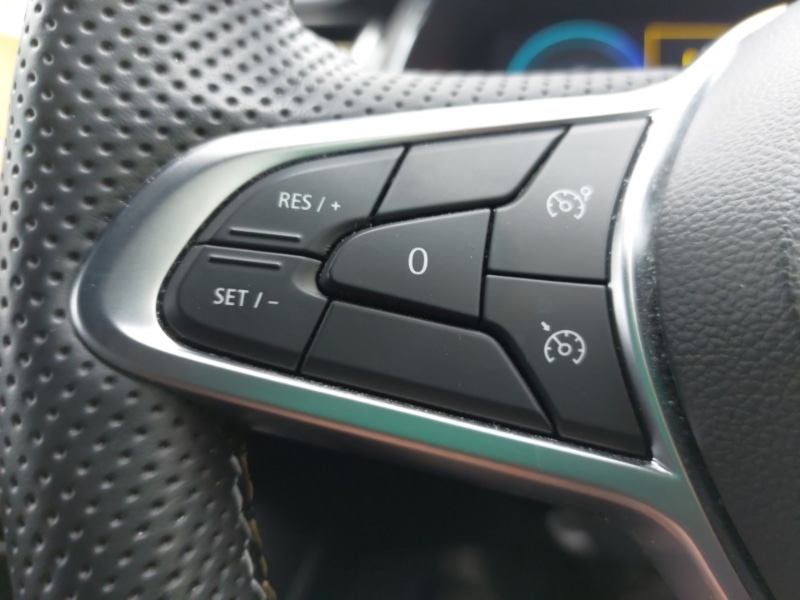 Used Renault Captur 2023 for sale - 76834569: Photo 19