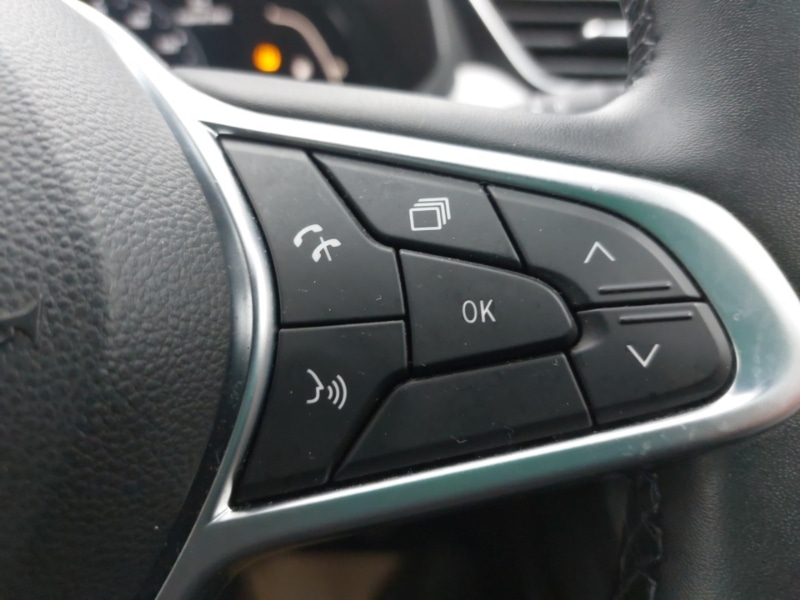 Used Renault Clio 2021 for sale - 76543773: Photo 18