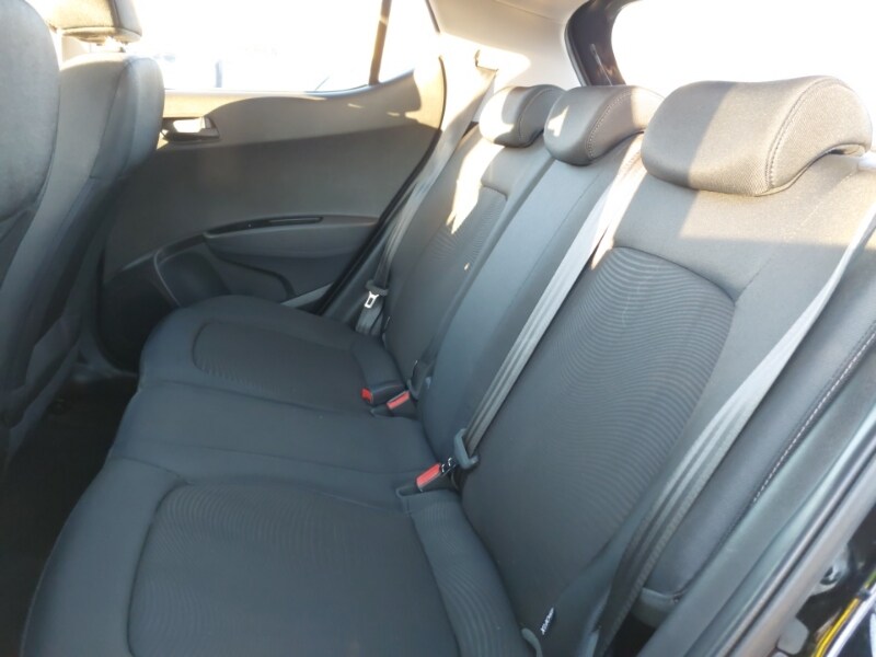 Used Hyundai i10 2018 for sale - 76639488: Photo 6