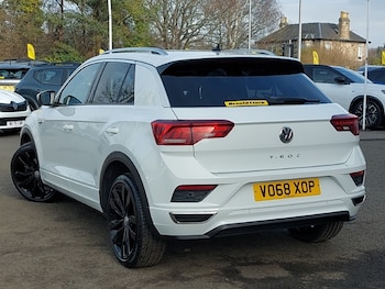 Used Volkswagen T-Roc 2018 for sale - 77682497: Photo