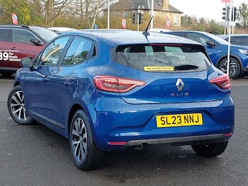 Used Renault Clio 2023 for sale - 77273221: Photo