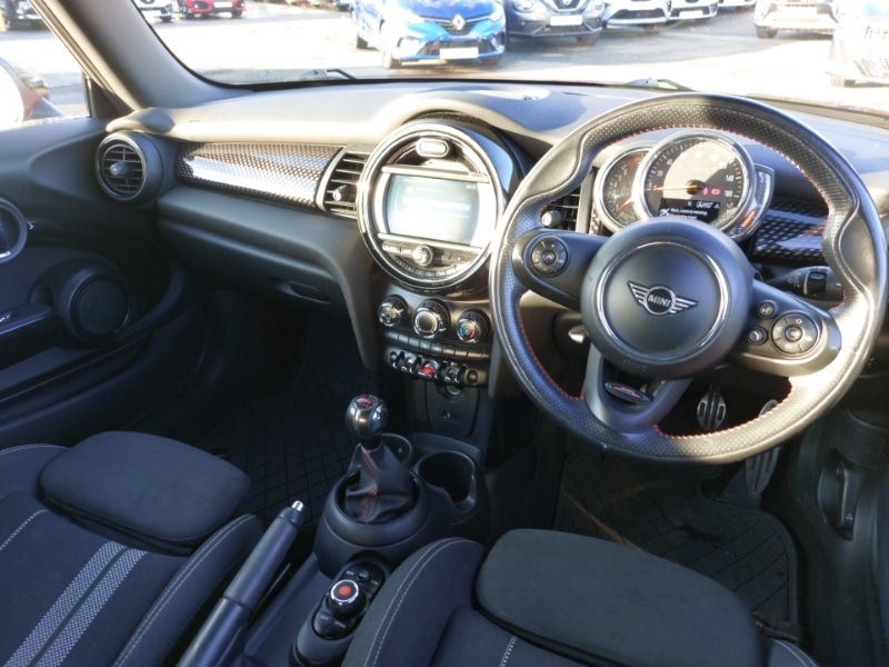 Used MINI Hatch 2019 for sale - 76408213: Photo 2