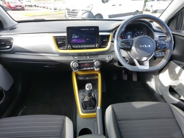 Used Kia Stonic 2023 for sale - 76199340: Photo 2
