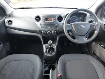 Used Hyundai i10 2018 for sale - 78066115: Photo