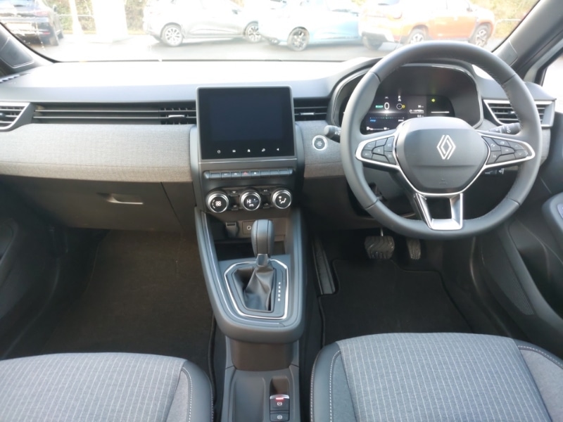 Used Renault Clio 2025 for sale - 76846973: Photo 2