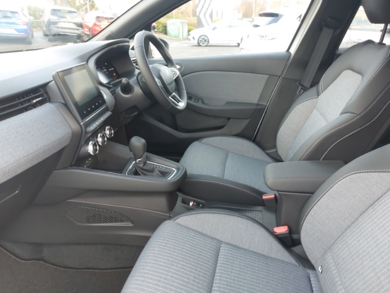 Used Renault Clio 2025 for sale - 76846973: Photo 5