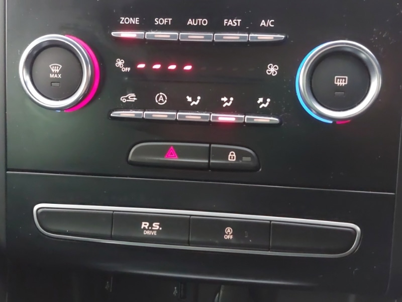 Used Renault Megane 2019 for sale - 76757529: Photo 19