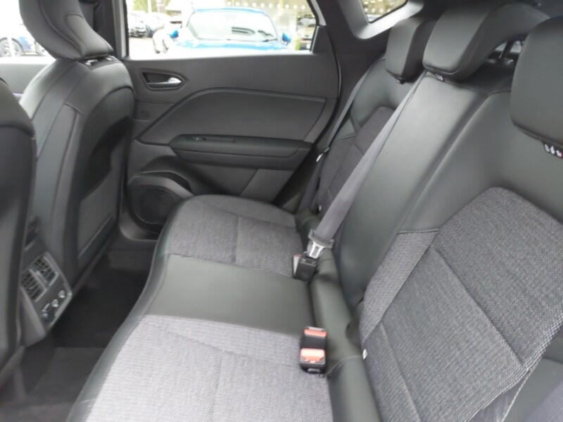 Used Renault Captur 2023 for sale - 76059052: Photo 6