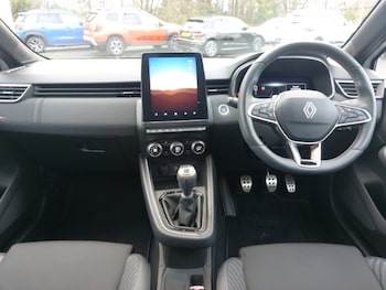 Used Renault Clio 2024 for sale - 76556559: Photo