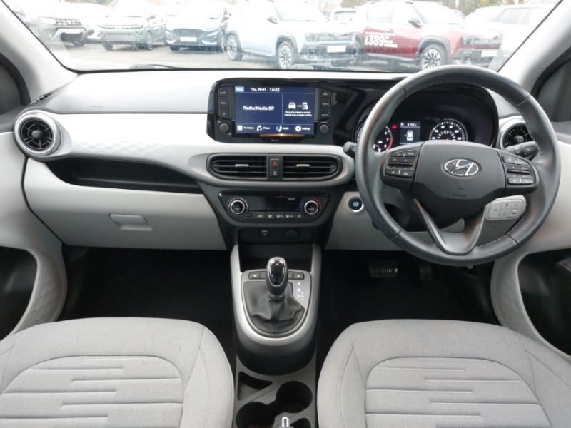 Used Hyundai i10 2023 for sale - 77371243: Photo 2