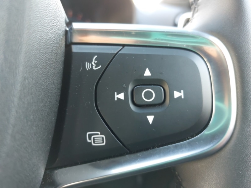 Used Volvo XC40 2023 for sale - 76375211: Photo 17