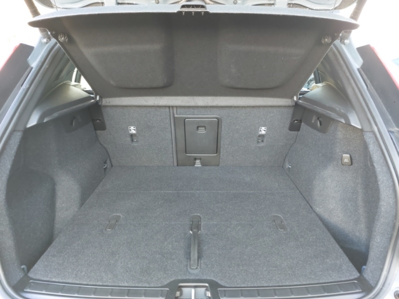 Used Volvo XC40 2023 for sale - 76699856: Photo 8