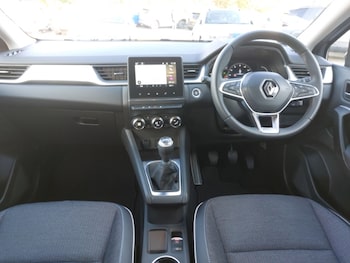 Used Renault Captur 2023 for sale - 76238301: Photo 2