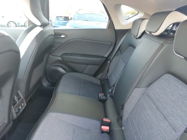 Used Renault Captur 2023 for sale - 76238301: Photo 6