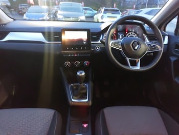 Used Renault Captur 2022 for sale - 76987255: Photo