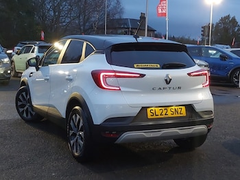 Used Renault Captur 2022 for sale - 76987255: Photo