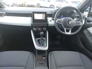 Used Renault Clio 2023 for sale - 77933408: Photo