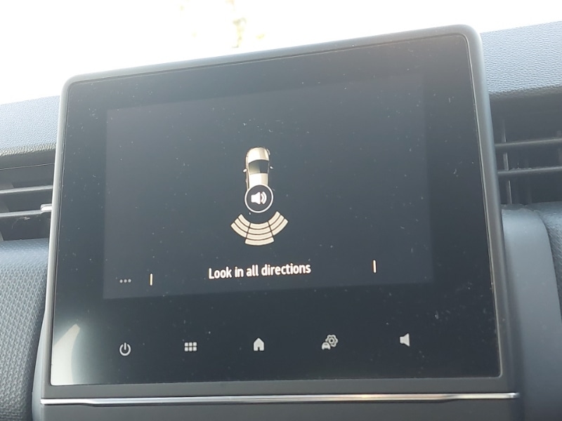 Used Renault Clio 2022 for sale - 76639497: Photo 11