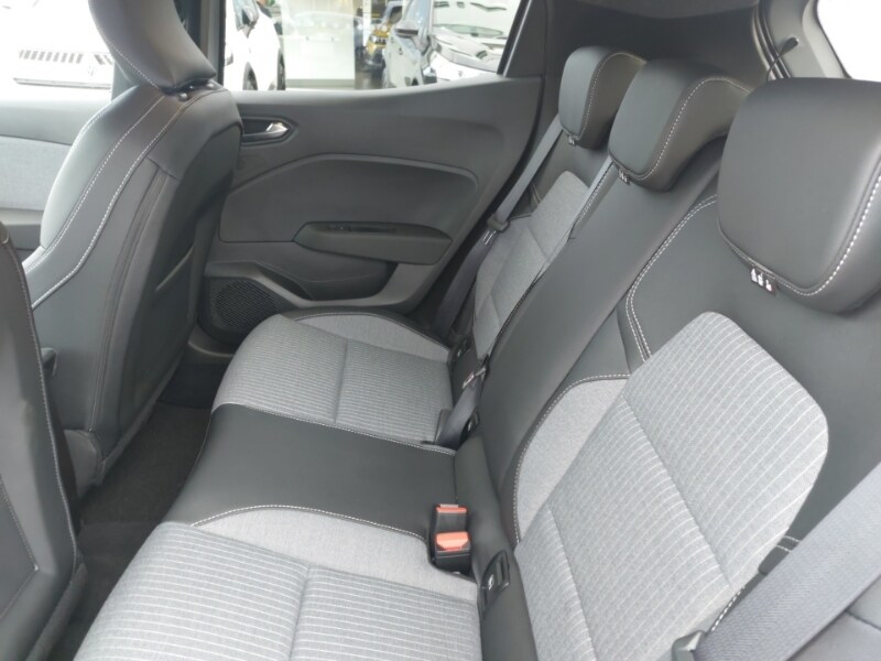 Used Renault Clio 2025 for sale - 77690028: Photo 6