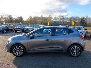 Used Renault Clio 2022 for sale - 76639080: Photo