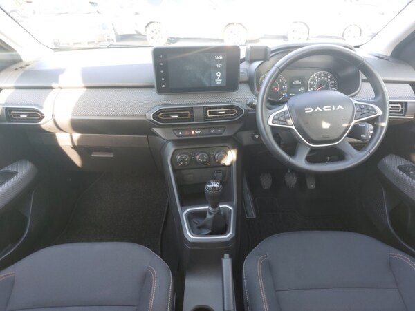 Used Dacia Sandero Stepway 2024 for sale - 76230017: Photo 2