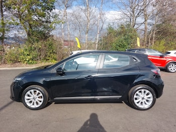 Used Renault Clio 2024 for sale - 78391488: Photo