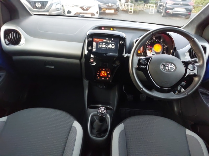 Used Toyota AYGO 2021 for sale - 76983051: Photo 2