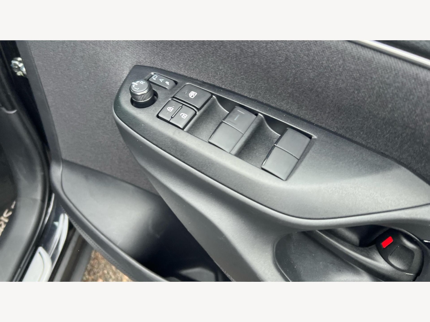 Used Toyota Yaris Cross 2025 for sale - 77510957: Photo 30