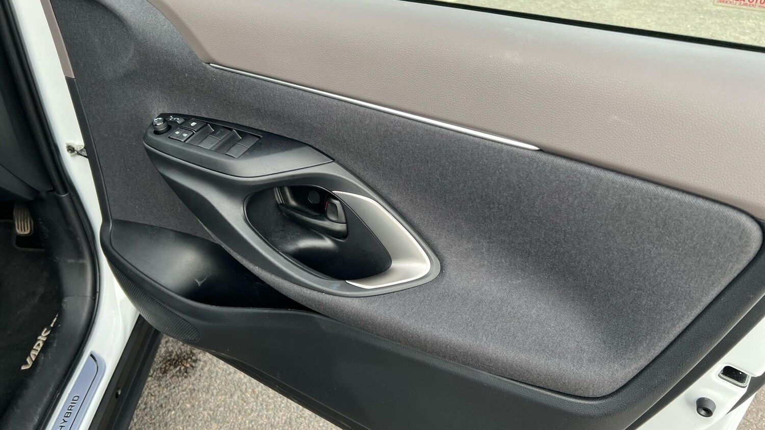 Used Toyota Yaris Cross for sale - 78115456: Photo 27