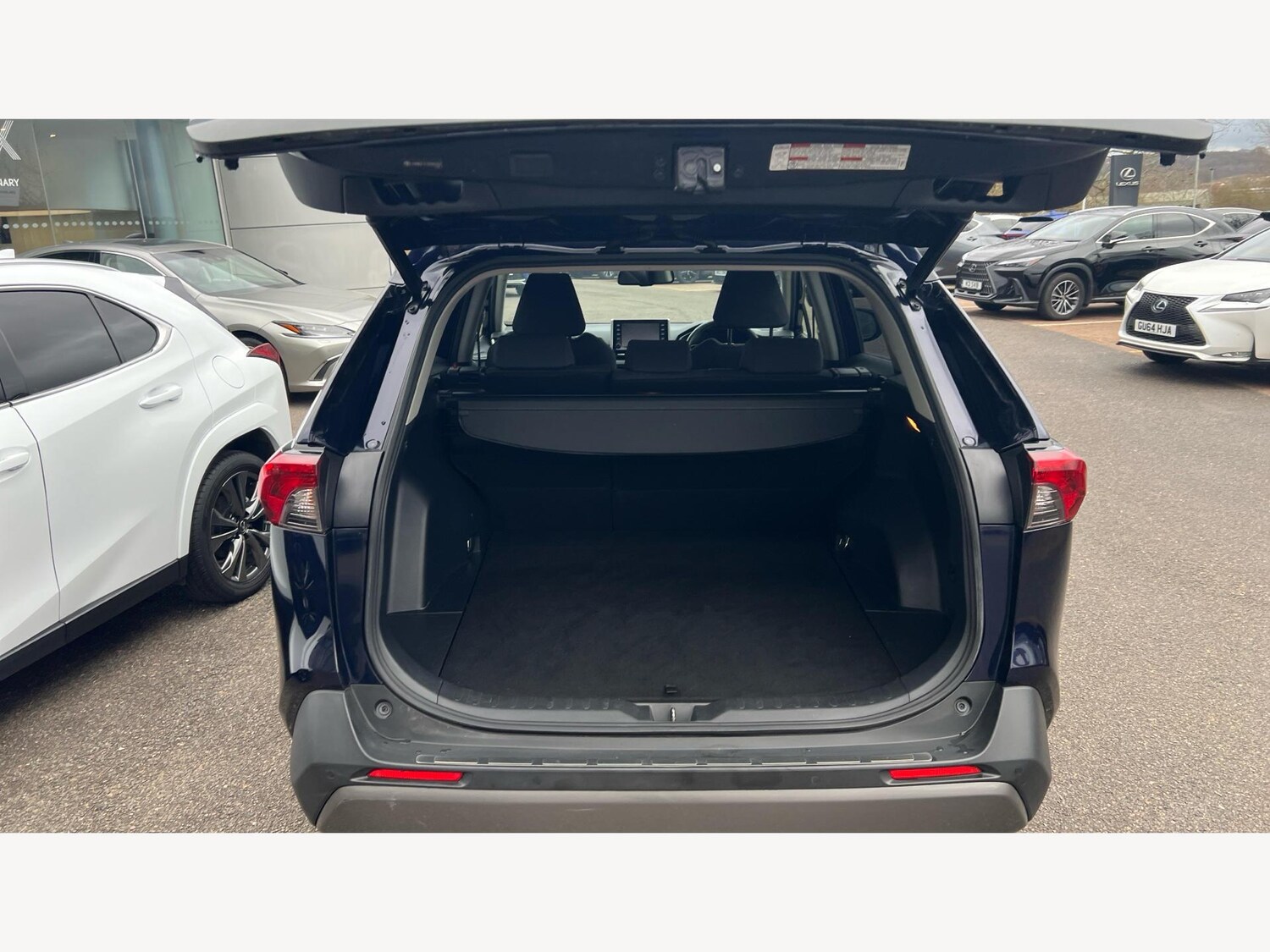 Used Toyota RAV4 2021 for sale - 76953344: Photo 16