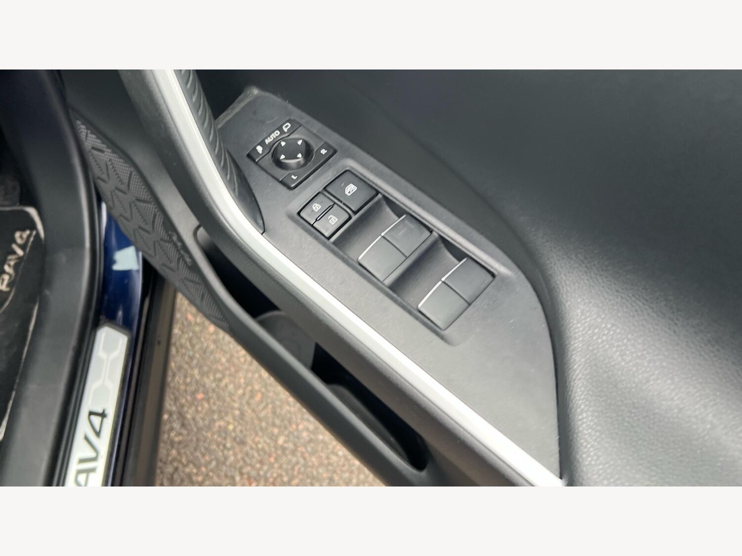 Used Toyota RAV4 2021 for sale - 76953344: Photo 30