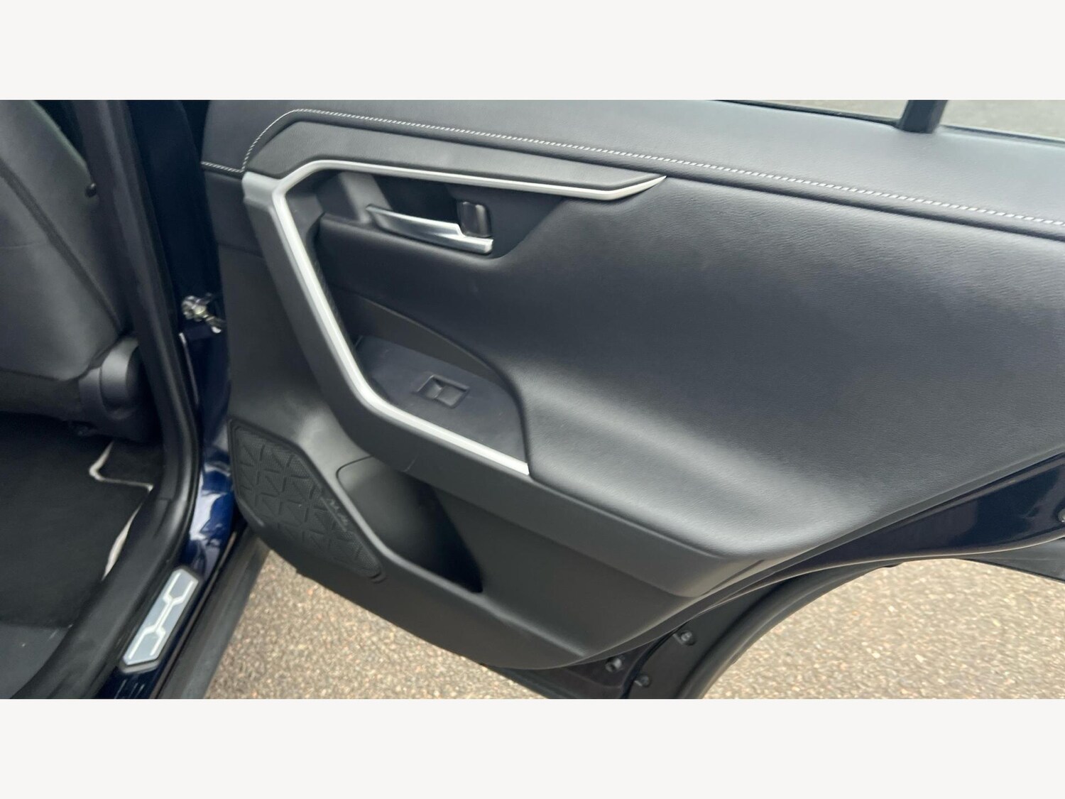 Used Toyota RAV4 2021 for sale - 76953344: Photo 32