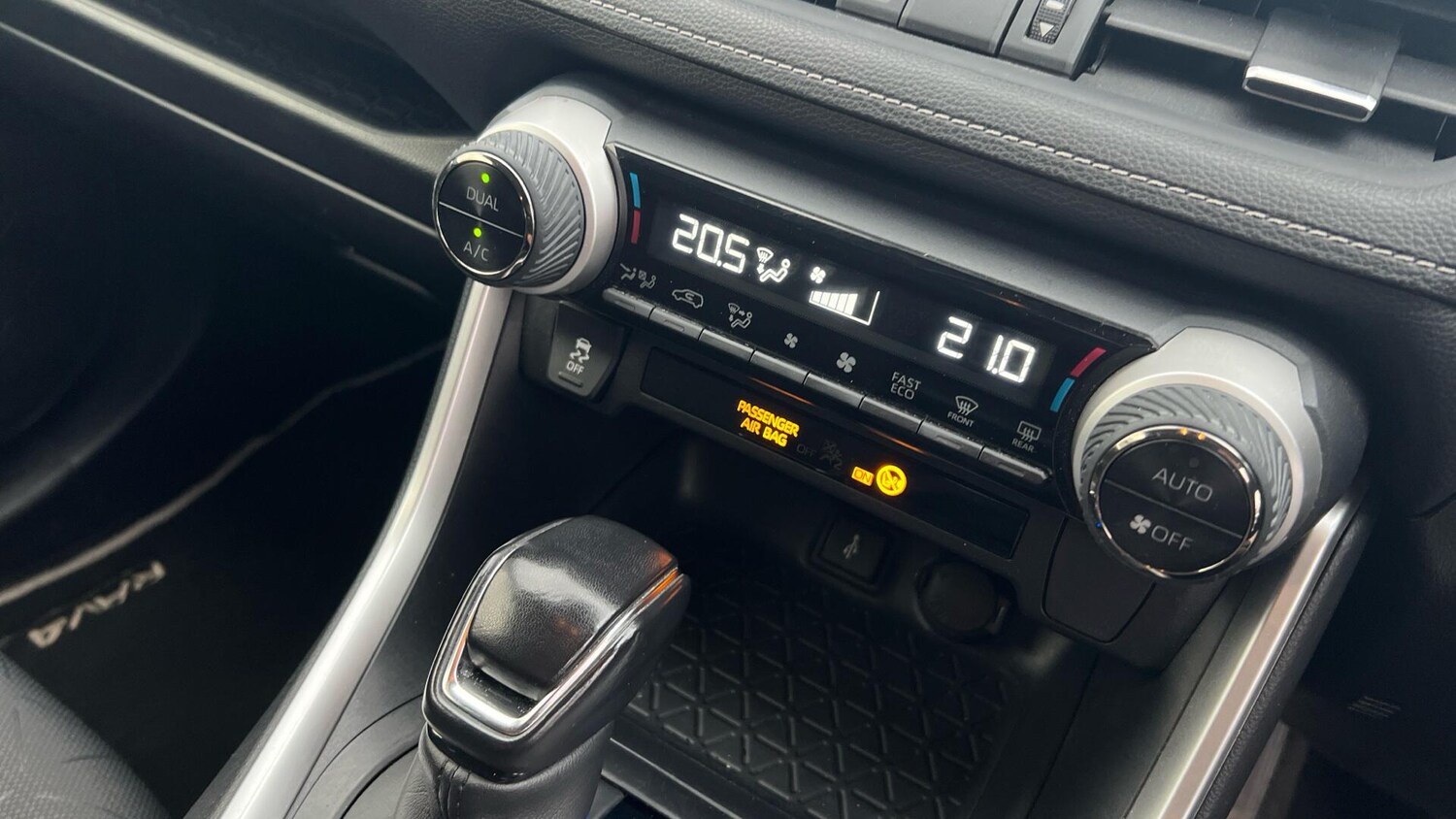 Used Toyota RAV4 2021 for sale - 76953344: Photo 38