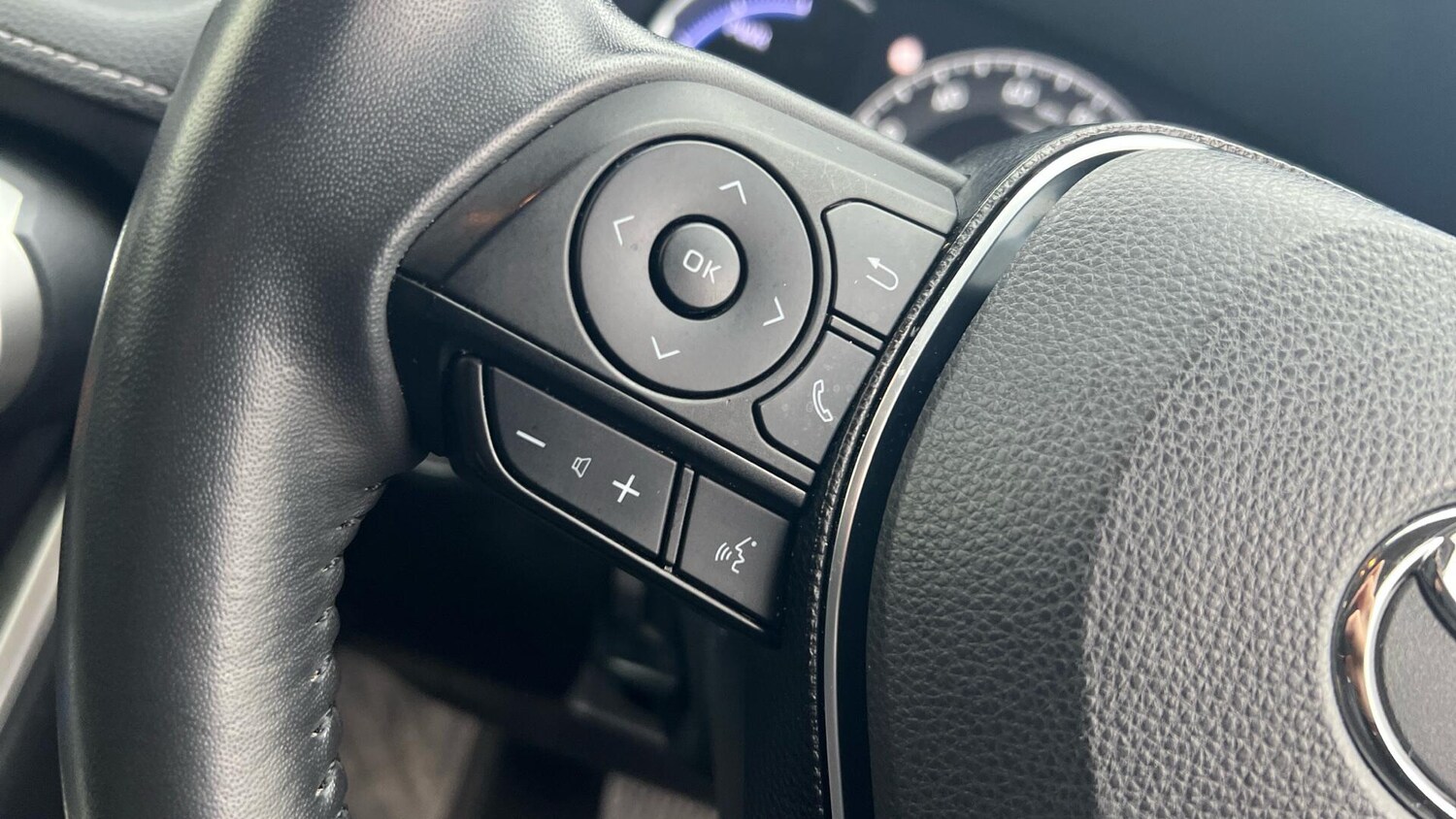 Used Toyota RAV4 2021 for sale - 76953344: Photo 40