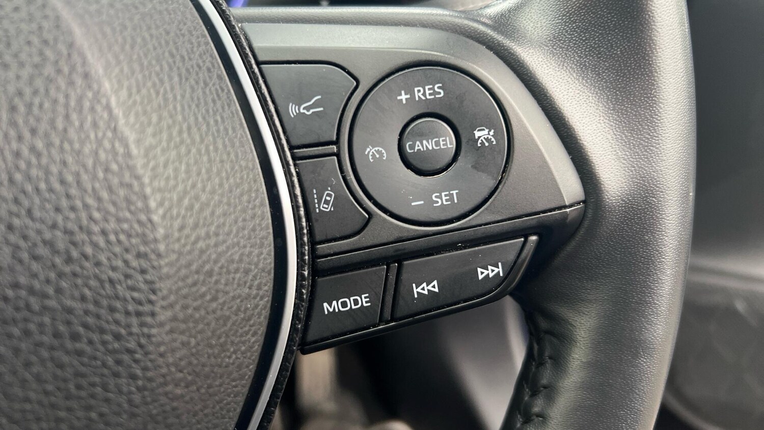 Used Toyota RAV4 2021 for sale - 76953344: Photo 41