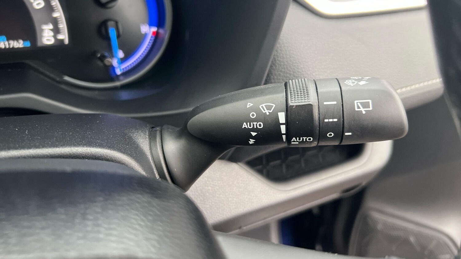 Used Toyota RAV4 2021 for sale - 76953344: Photo 43