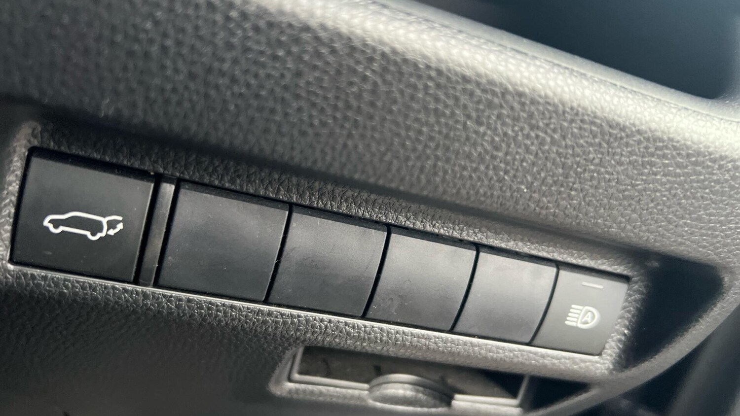 Used Toyota RAV4 2021 for sale - 76953344: Photo 44