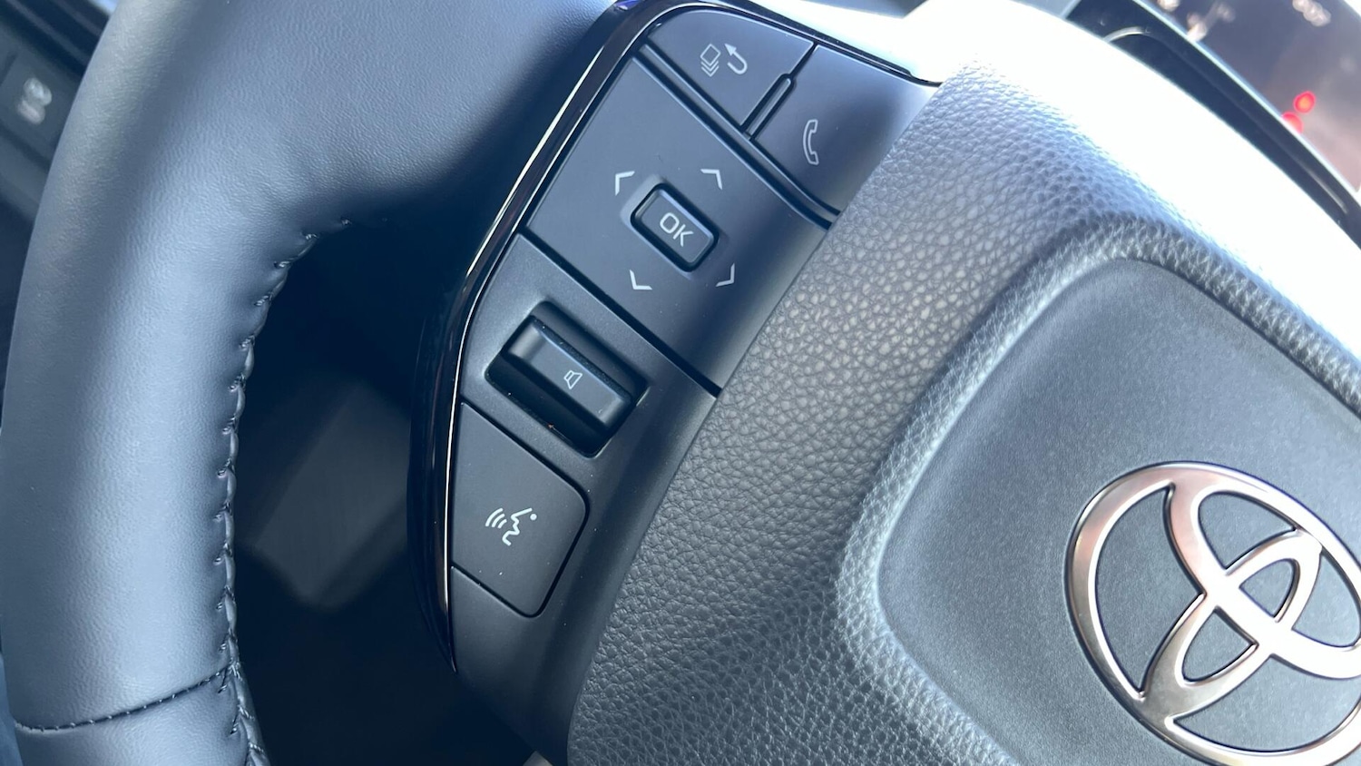 Used Toyota Prius 2025 for sale - 77611740: Photo 39