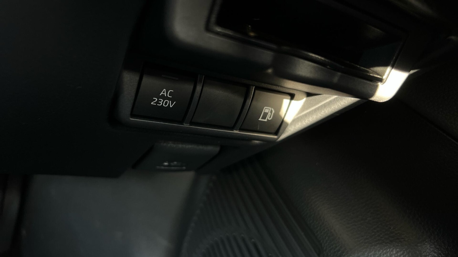 Used Toyota Prius 2025 for sale - 77611740: Photo 41