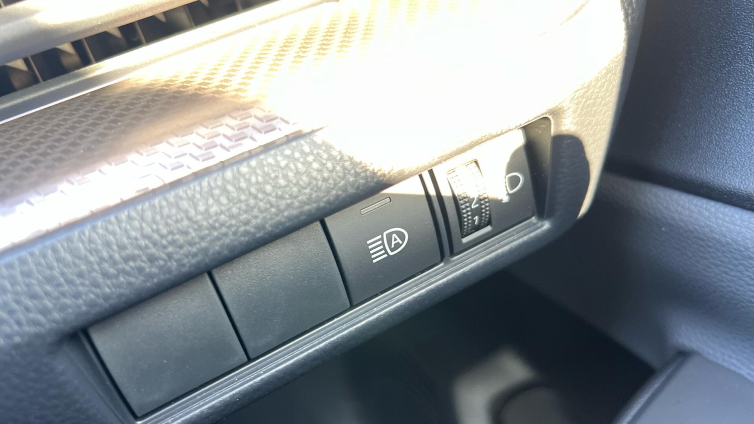 Used Toyota Prius 2025 for sale - 77611740: Photo 42